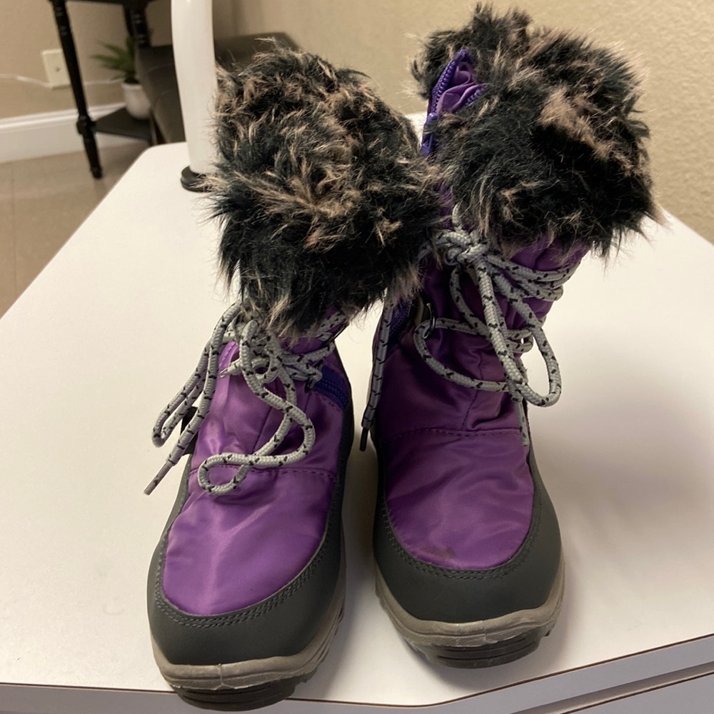 Girls snow boot size 13
